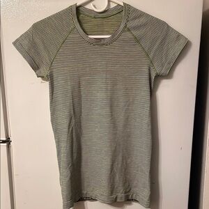 Lululemon Size 6 Striped Short‎ Sleeve Top
